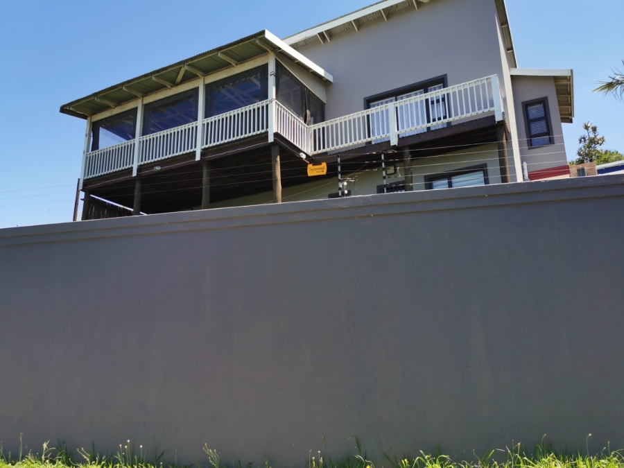 4 Bedroom Property for Sale in Beacon Bay Eastern Cape